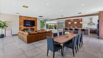 featured image of 5812 N 44th Pl