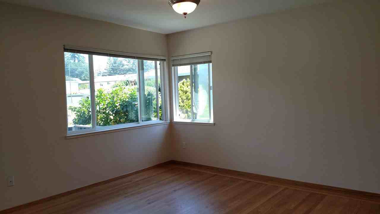 936 Alice Ln - Photo 2 of 8