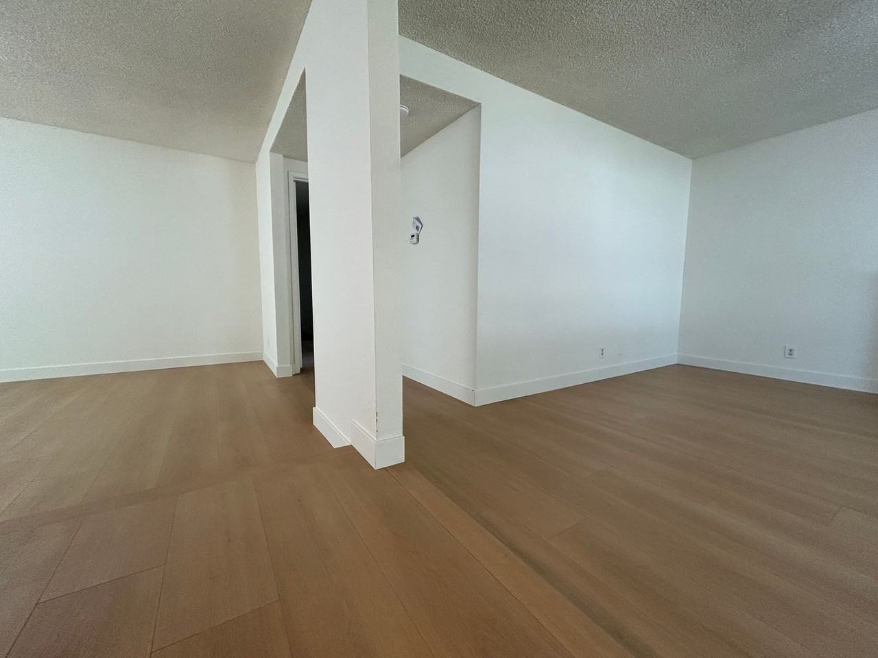 869 Saint John Cir - Photo 3 of 36