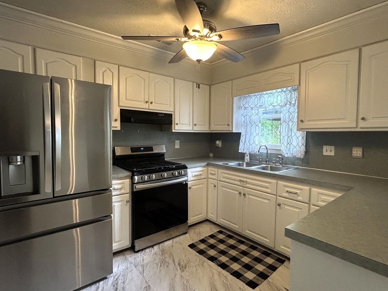 212 Georgetown Rd - Photo 4 of 27