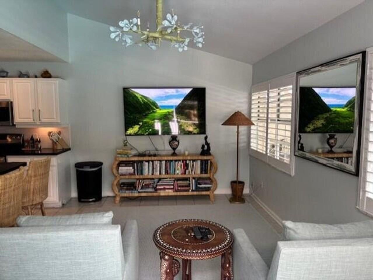 9230 Heathridge Dr - Photo 3 of 20