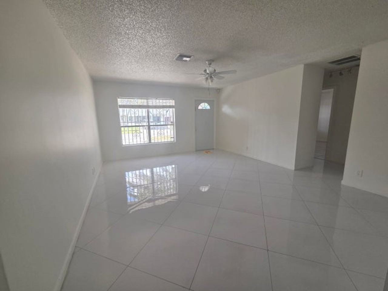 6186 Winrock Rd - Photo 3 of 10