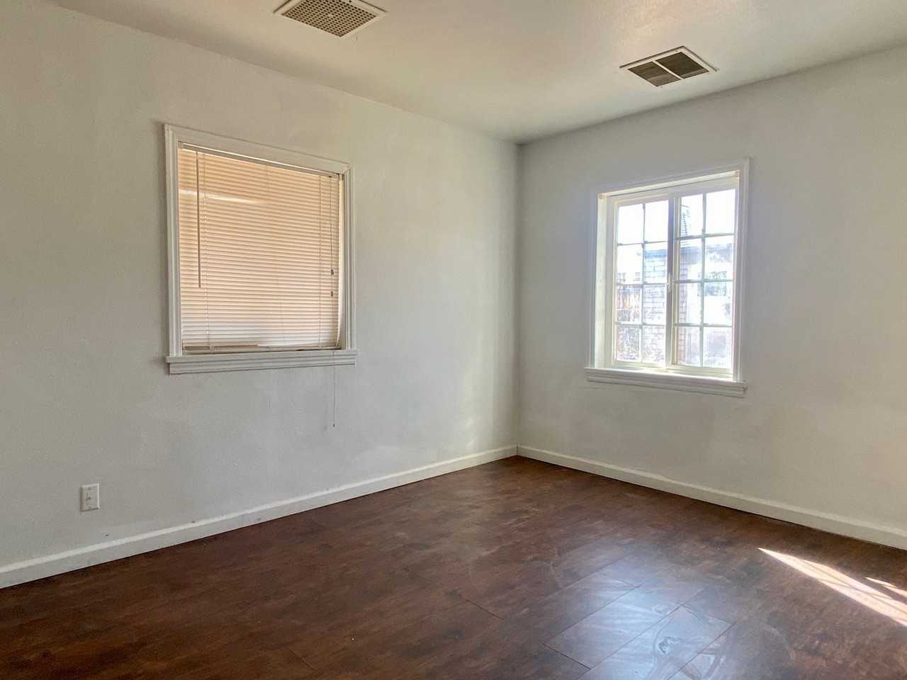 215 W Haloid Ave - Photo 6 of 7