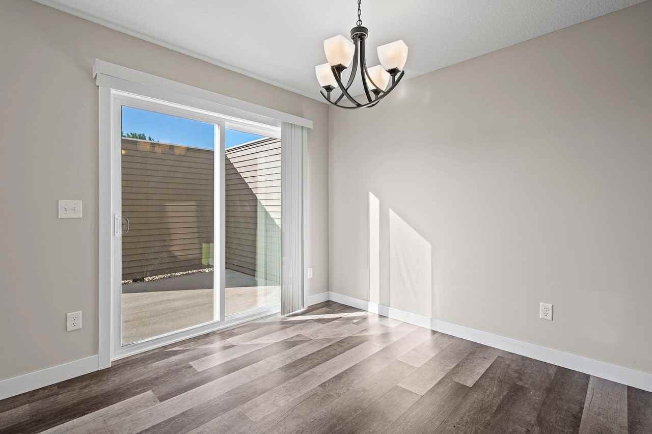 527 Meadow Ln - Photo 6 of 24
