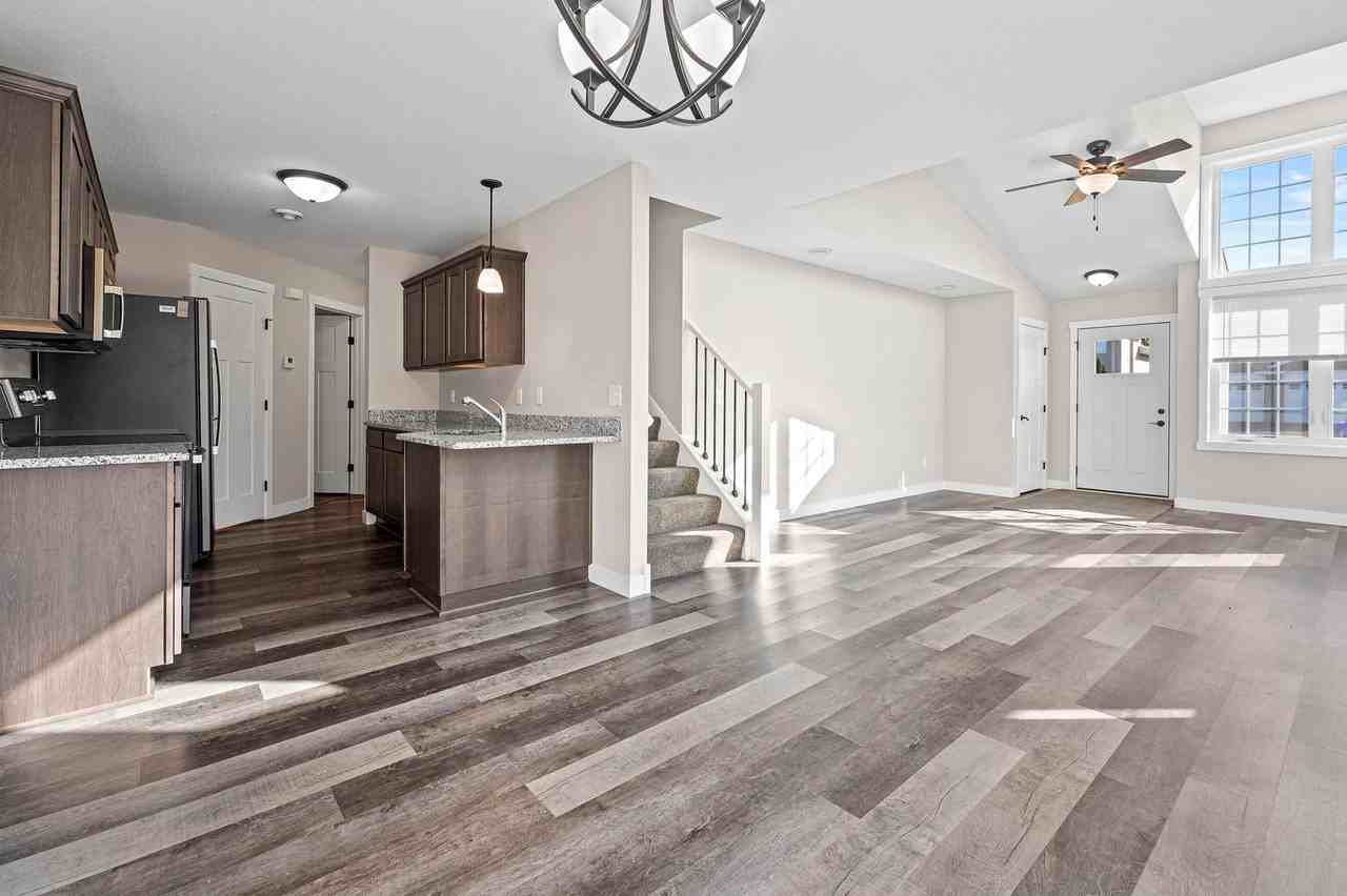 527 Meadow Ln - Photo 7 of 24