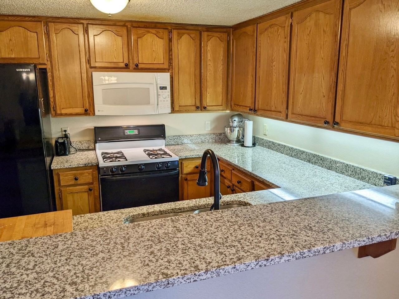 2109 Parkview Dr - Photo 4 of 20