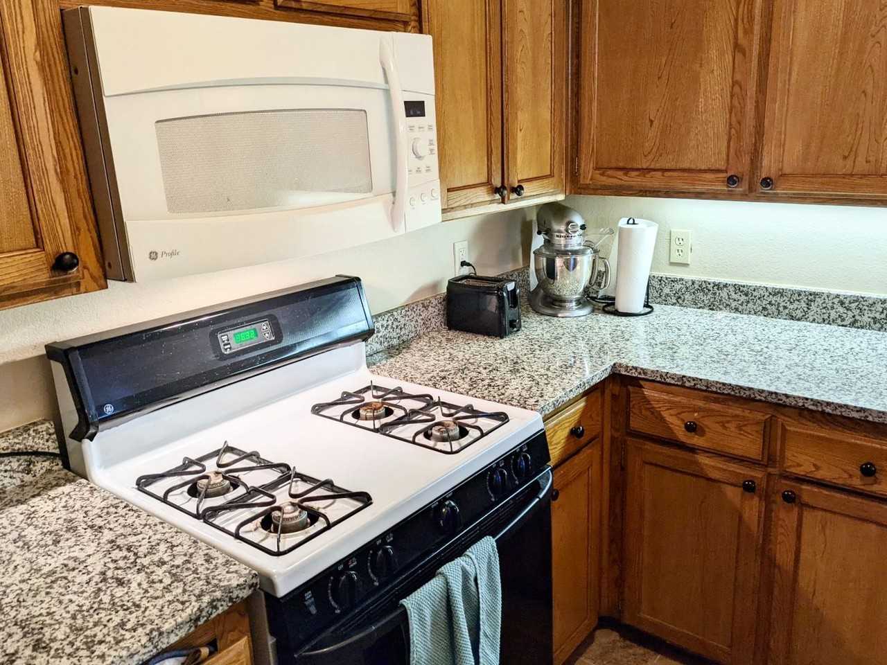 2109 Parkview Dr - Photo 5 of 20