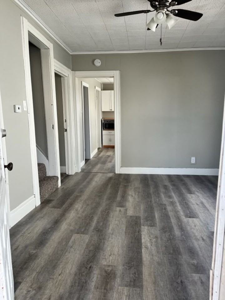 1004 S Columbia St - Photo 3 of 23