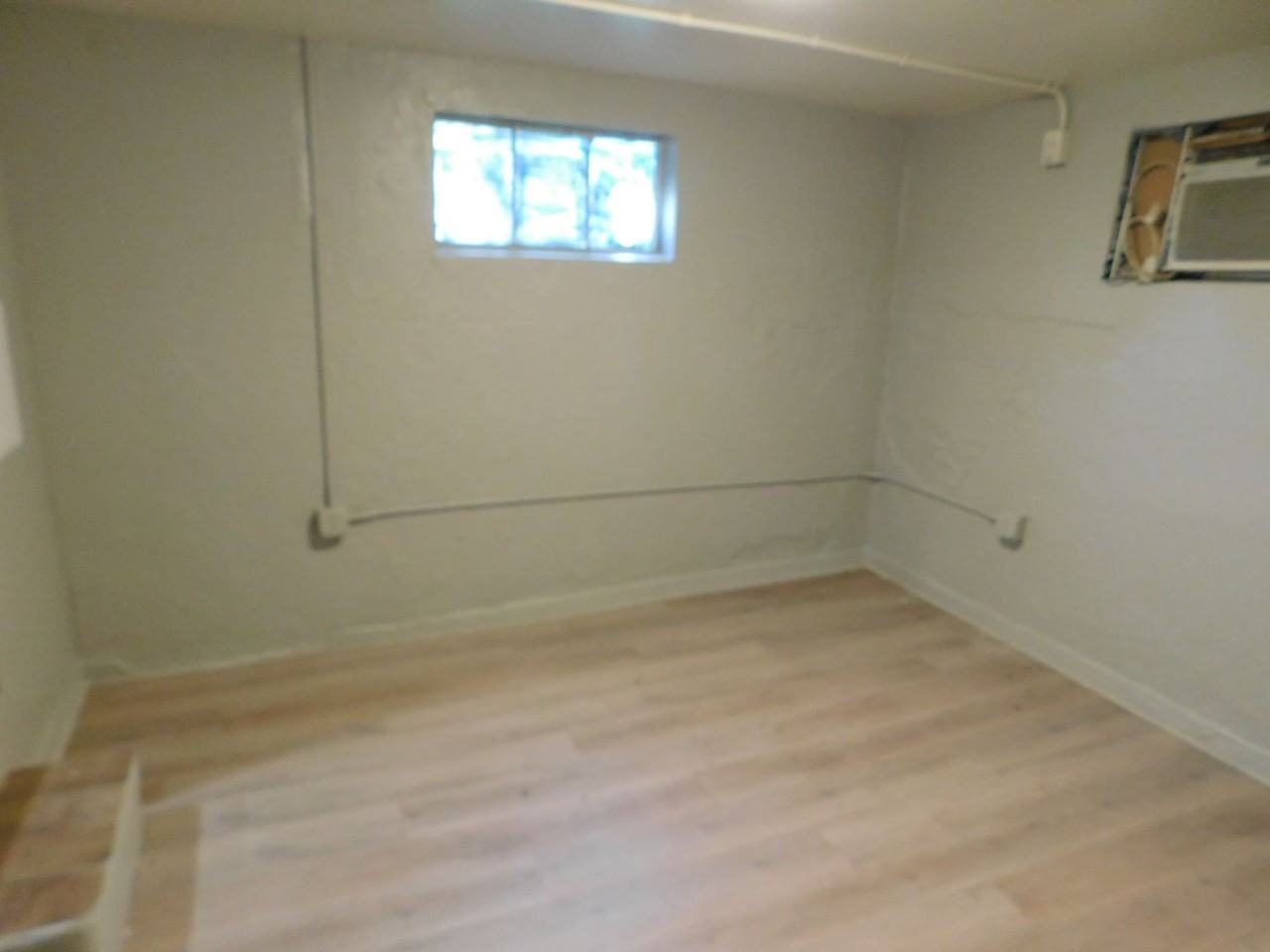 1116 1/2 W Dayton Ave - Photo 2 of 6