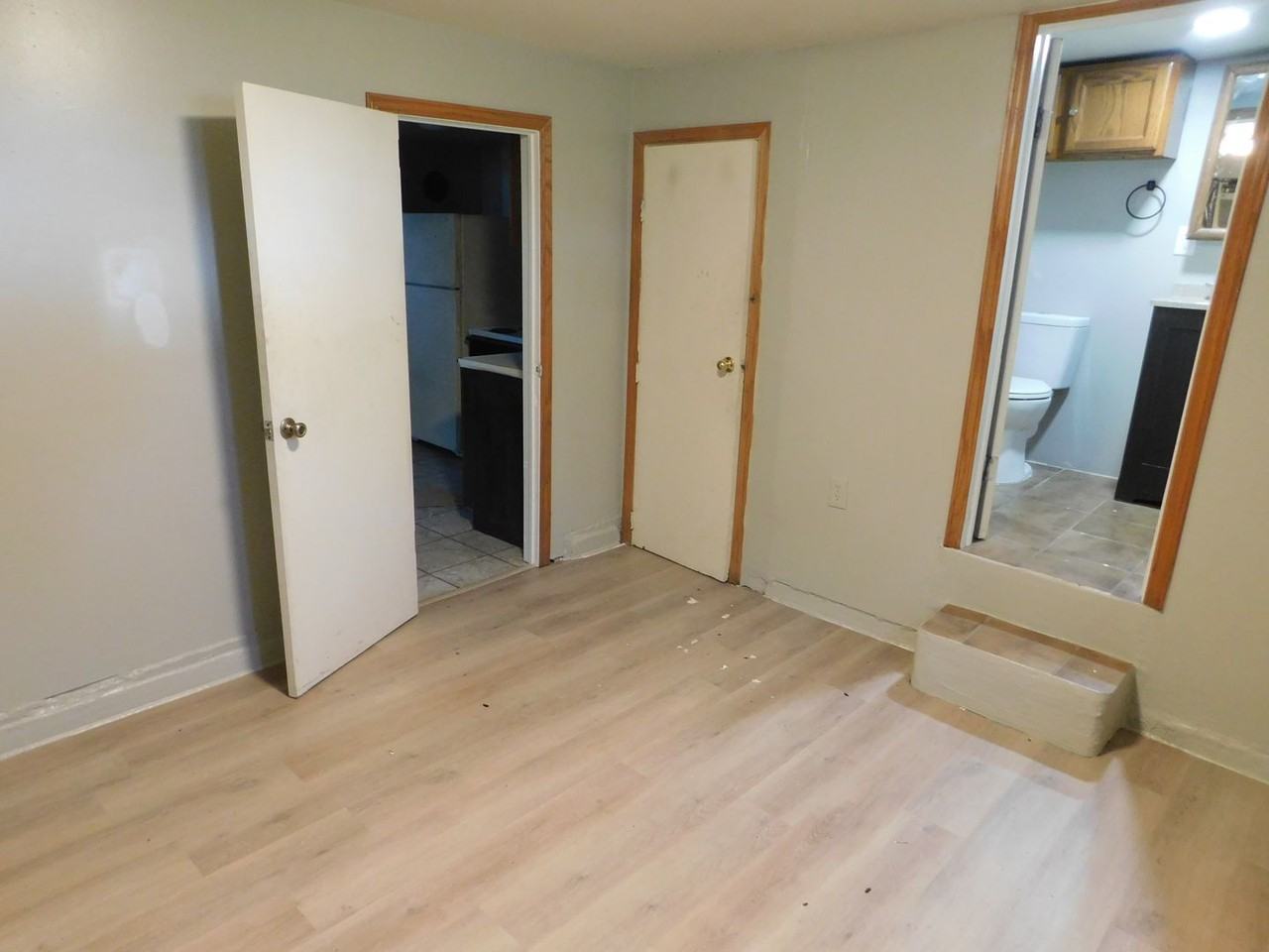 1116 1/2 W Dayton Ave - Photo 3 of 6