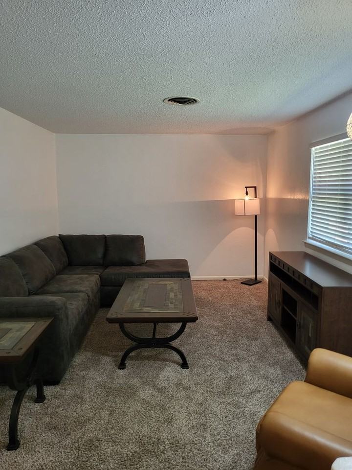 1016 Mary Dr - Photo 2 of 29