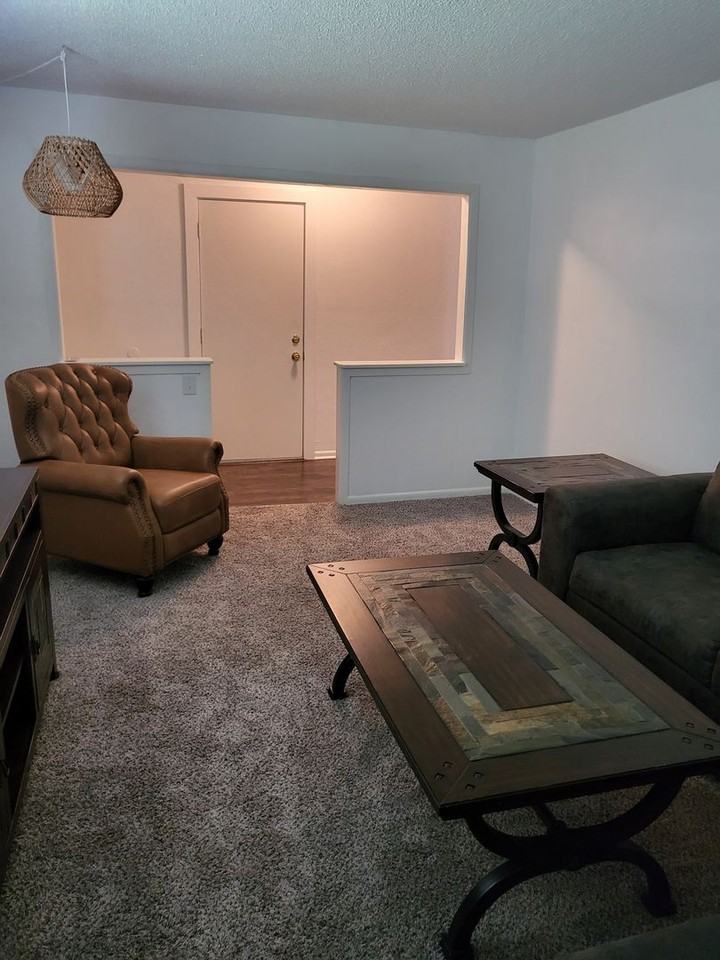 1016 Mary Dr - Photo 3 of 29