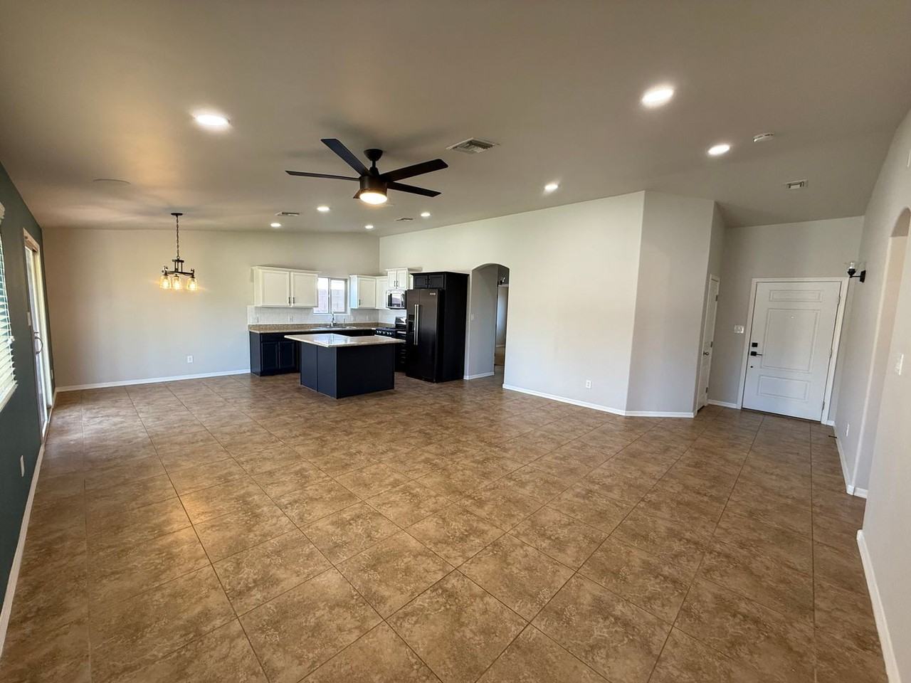 11616 E 35th St - Photo 2 of 28