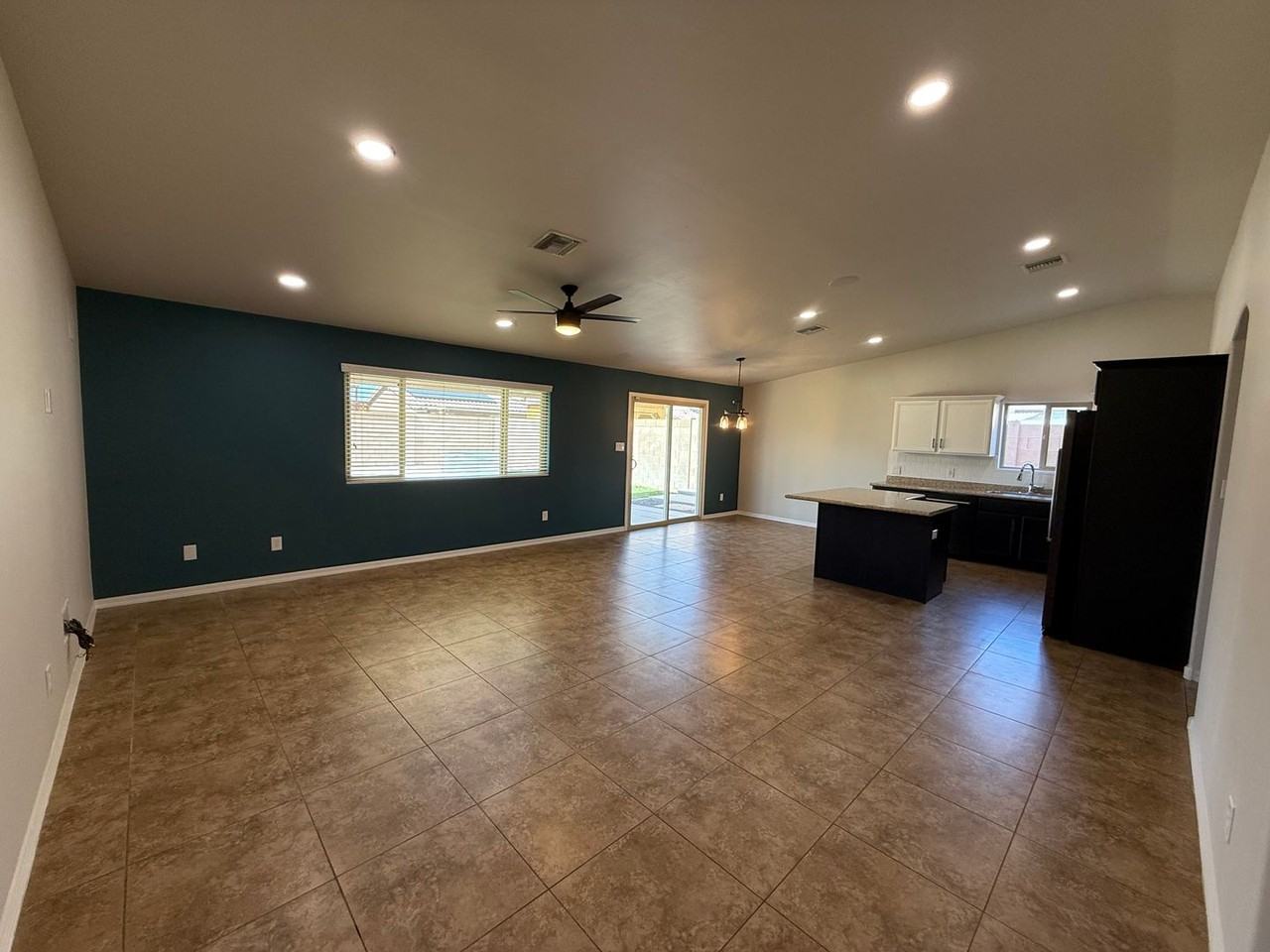 11616 E 35th St - Photo 3 of 28