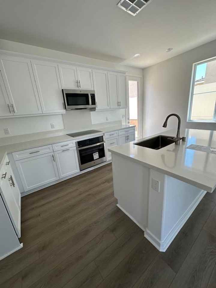 31649 Cobalite Dr - Photo 4 of 15