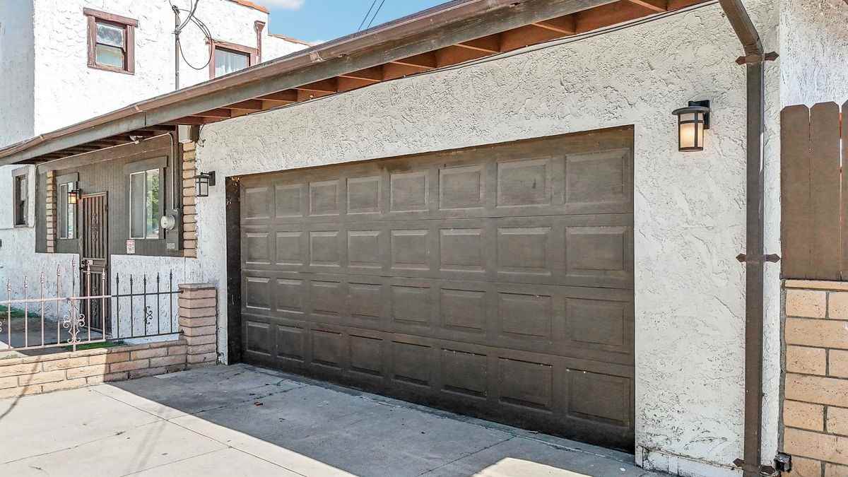 3098 N Arrowhead Ave - Photo 2 of 18