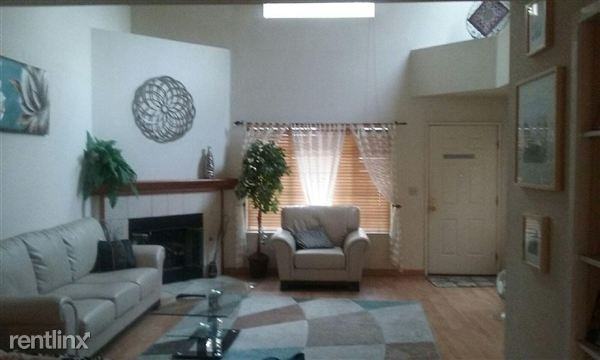 1006 Winston Ct - Photo 3 of 7