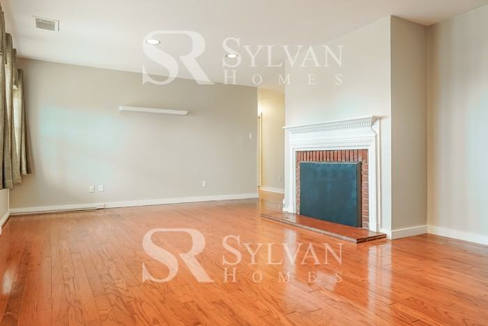 1200 Cromwell Rd - Photo 3 of 15