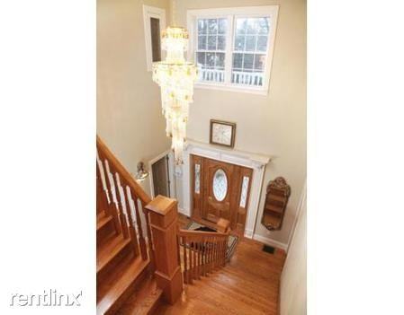 455 Waban Ave - Photo 2 of 7