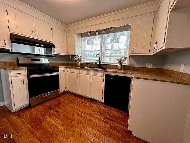 1517 Peace St - Photo 3 of 5