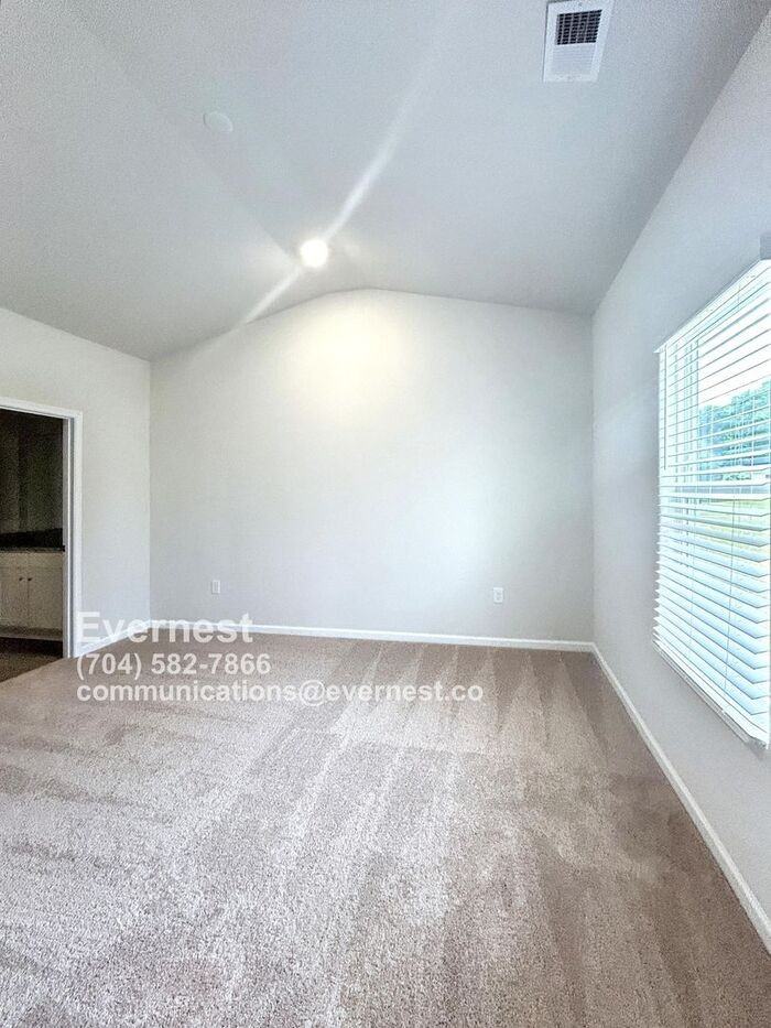 124 Lightning Dr - Photo 3 of 16