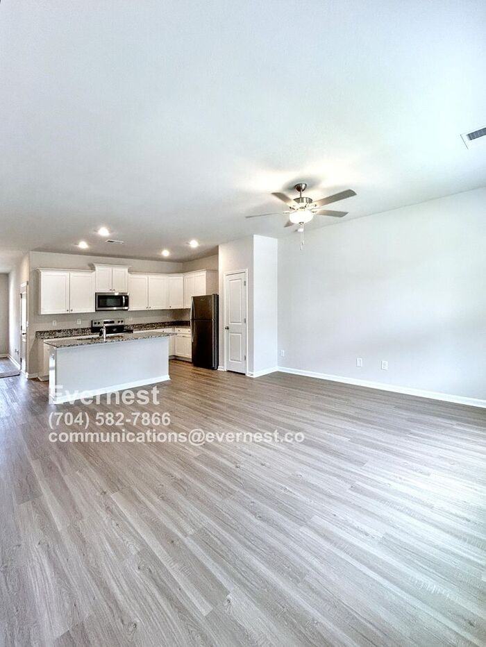 2174 Willow Glen Dr - Photo 2 of 17