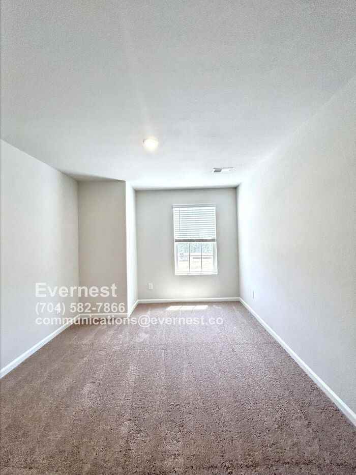 2162 Willow Glen Dr - Photo 3 of 11