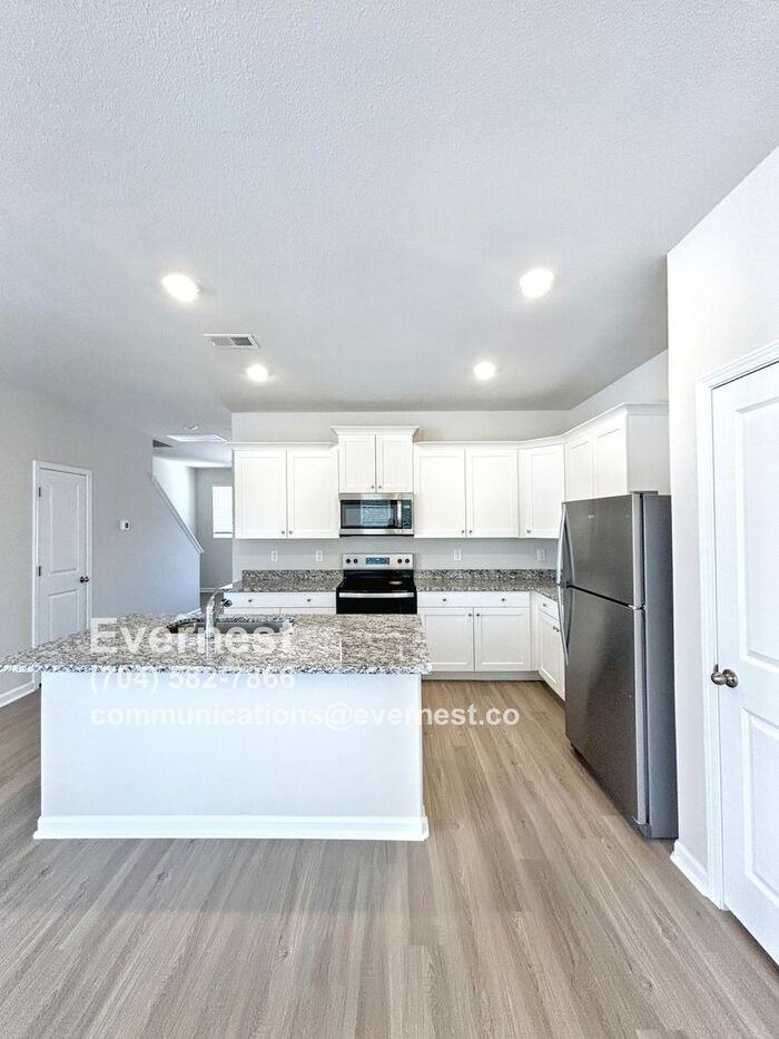 2166 Willow Glen Dr - Photo 2 of 16