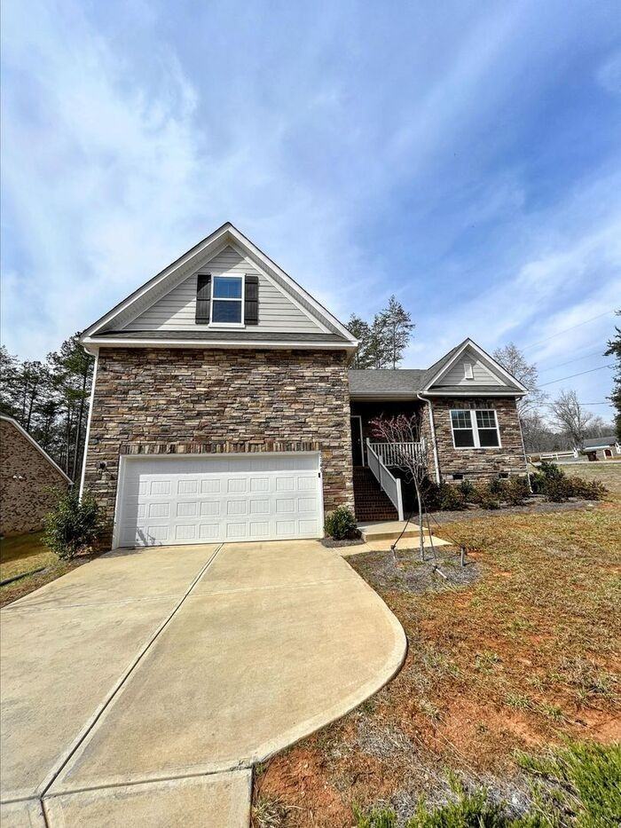 8149 Long Island Rd - Photo 2 of 32