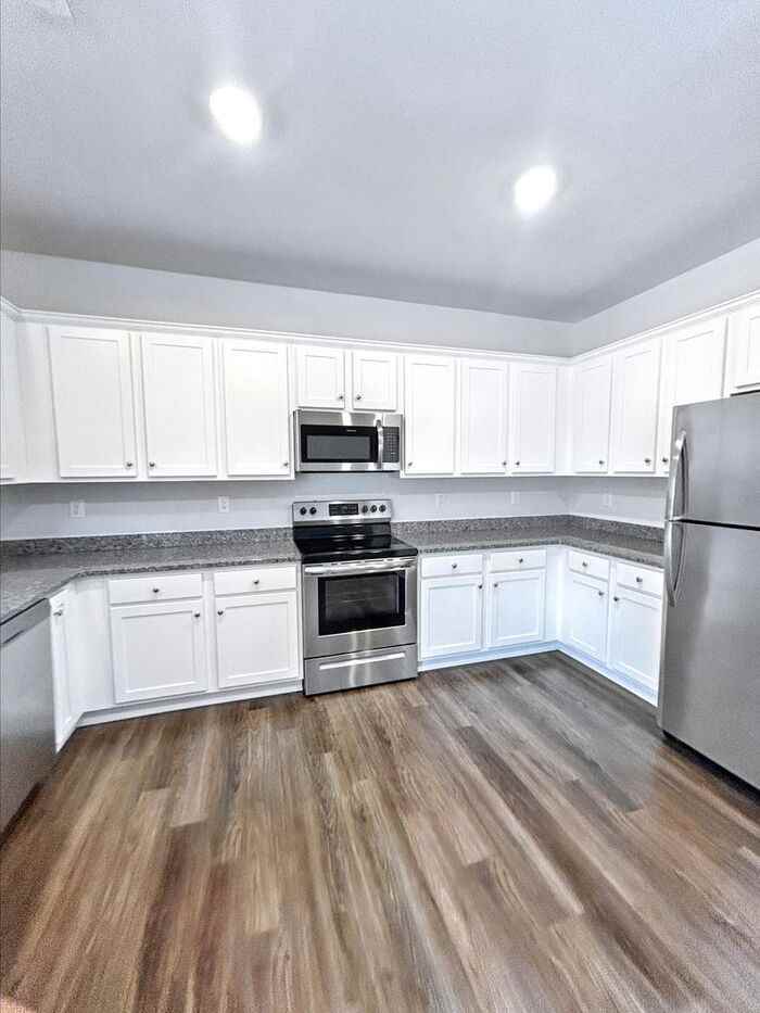 8149 Long Island Rd - Photo 3 of 32