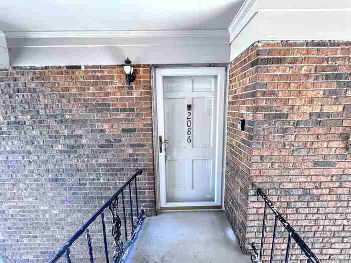 2086 Montreat Cir - Photo 3 of 19