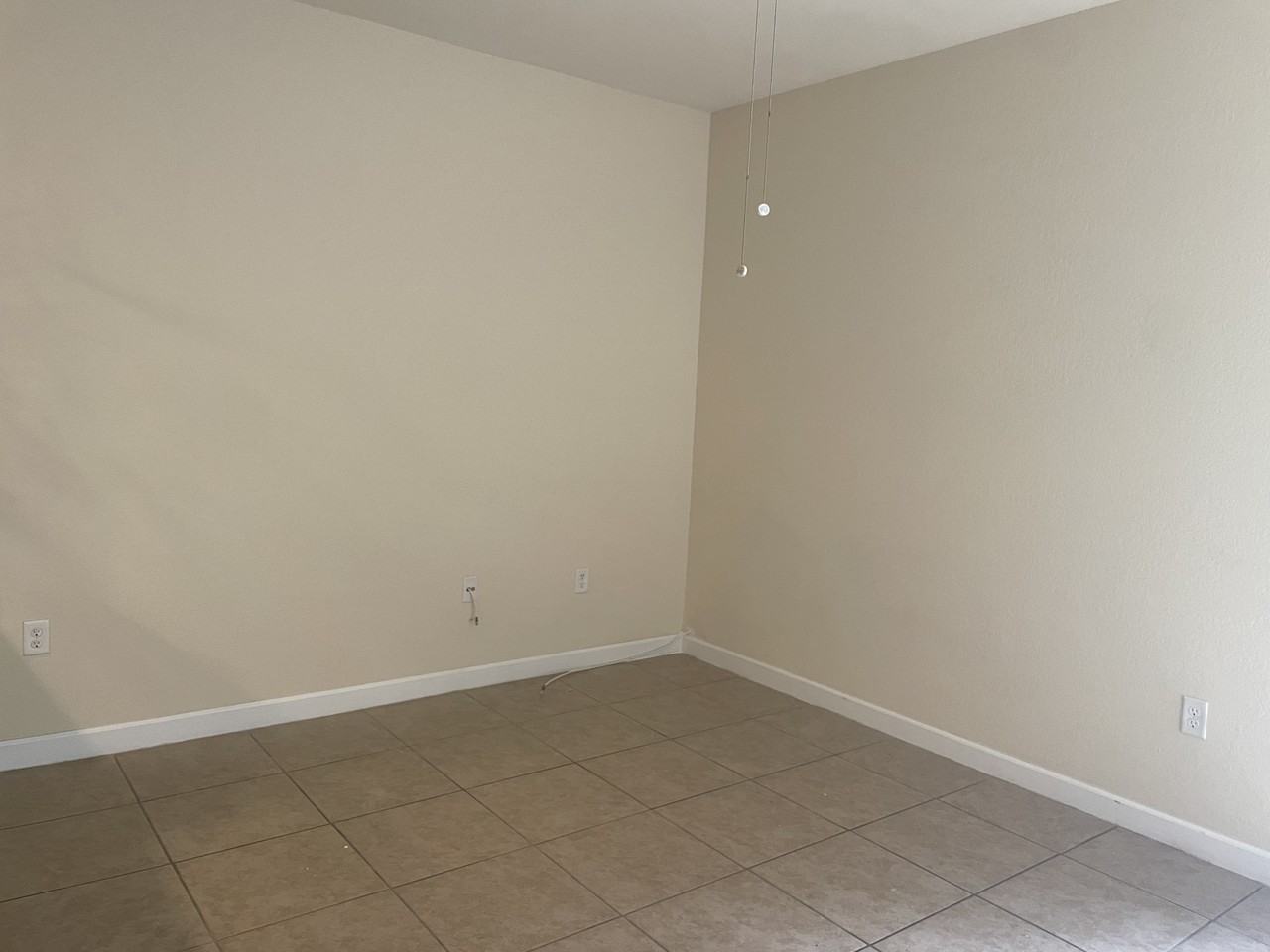 755 Se 32nd Ter #0 - Photo 2 of 11