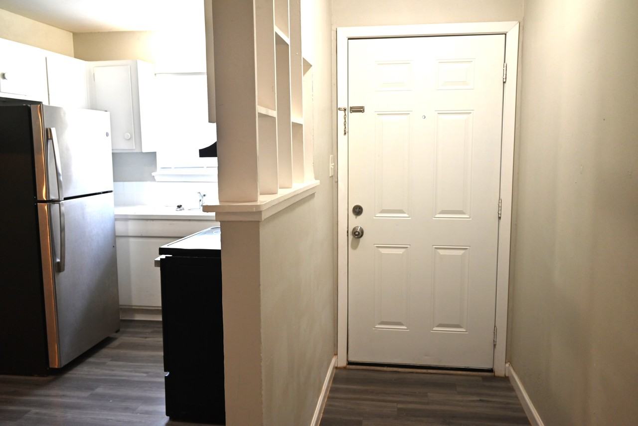 204 W Garden Dr #NA - Photo 2 of 20