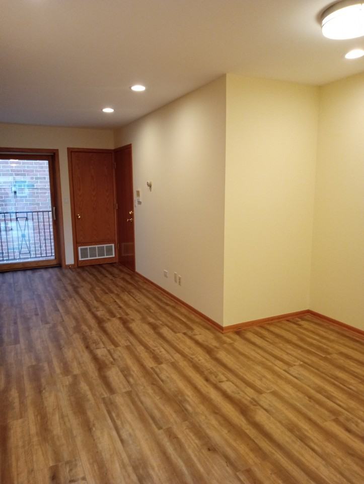 6572 North Northwest Highway #2S - Photo 4 of 13