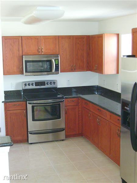 Tampa Commons Townshome - Photo 3 of 14