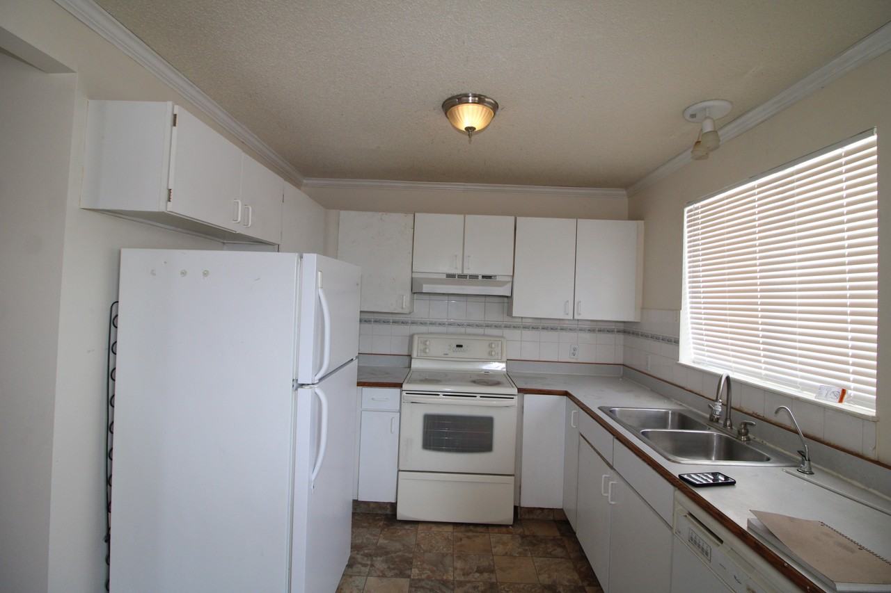 140 Martindale Drive NE - Photo 2 of 33