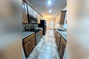 200 High Point Ct - Photo 2 of 10