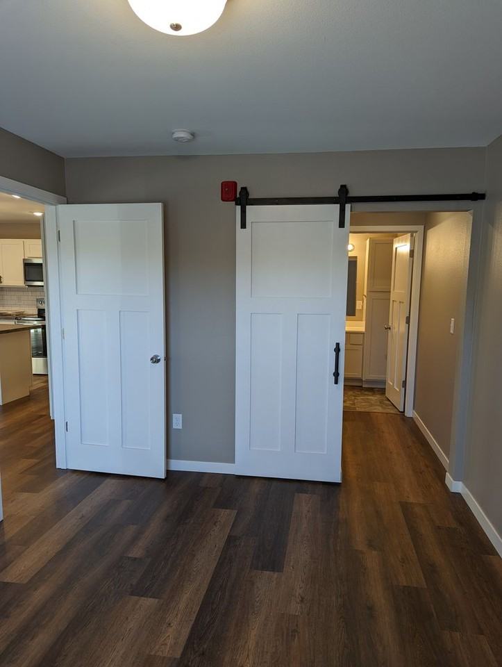 Ridgeview Apartments - Photo 3 of 33