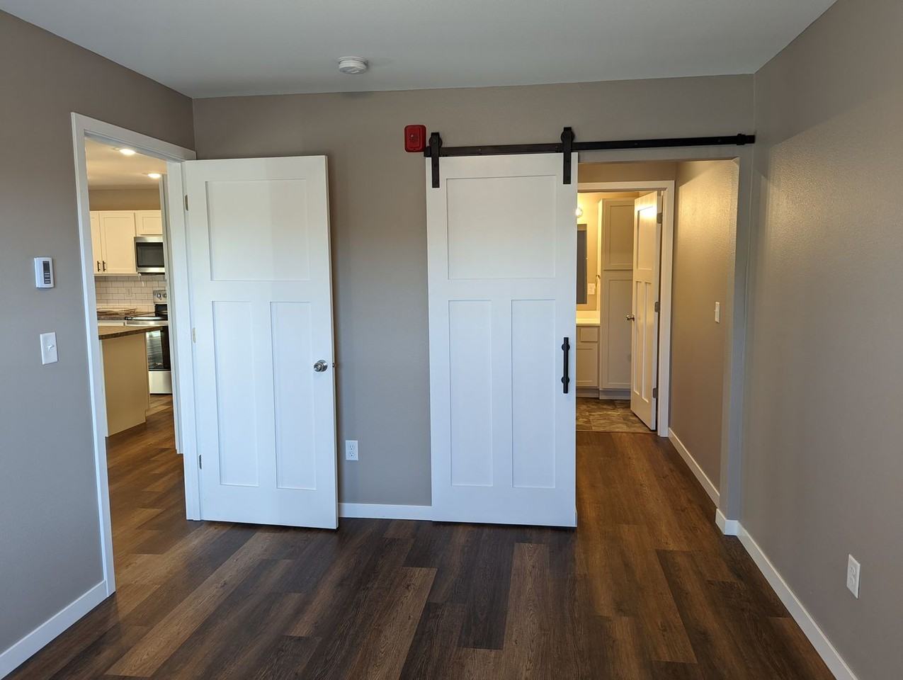Ridgeview Apartments - Photo 4 of 33