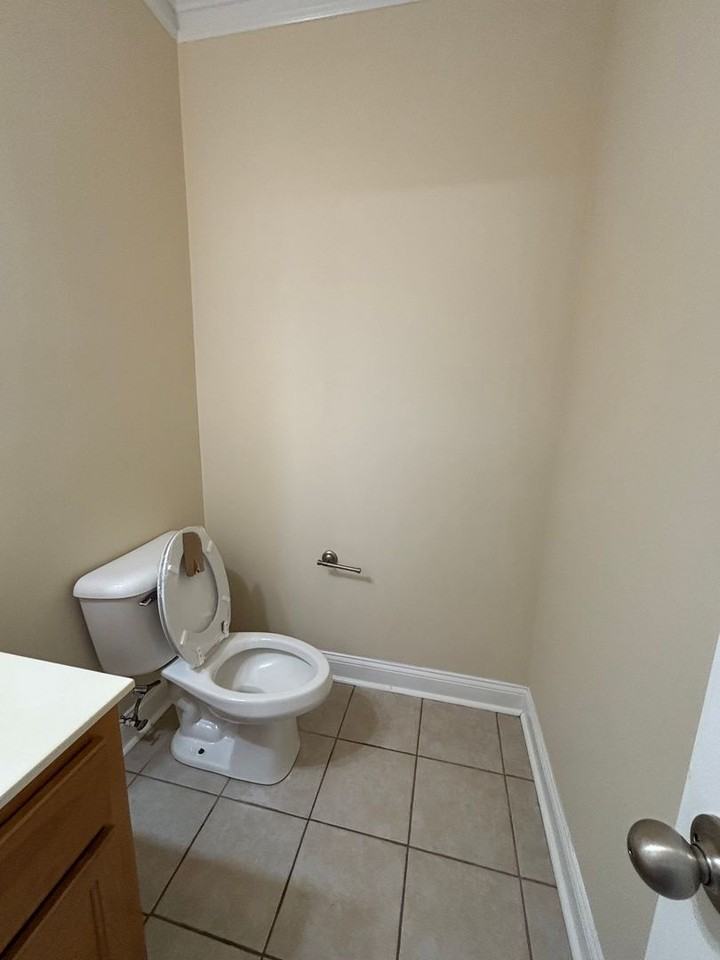 500 Bradwell St Apt D - Photo 4 of 18