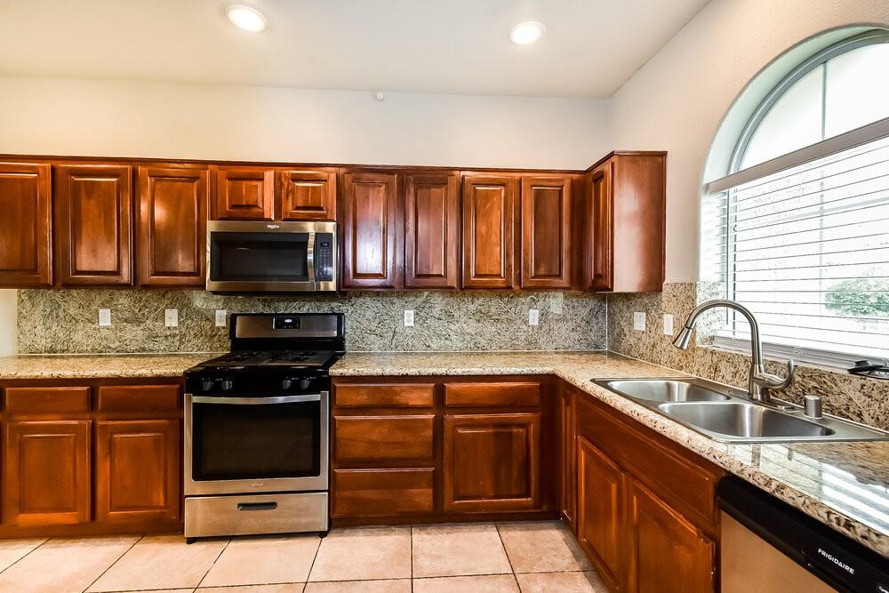 8553 Zelkova Ct - Photo 6 of 17