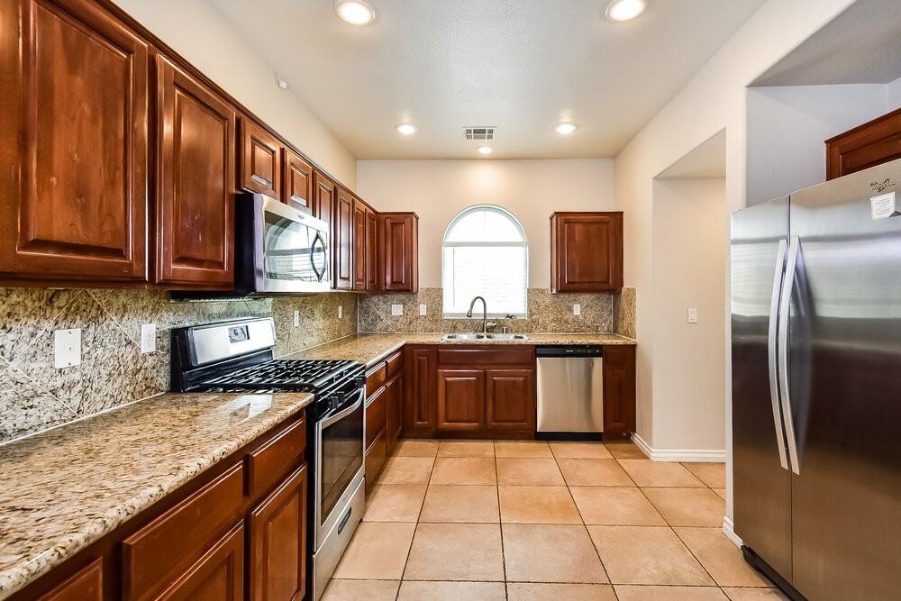 8553 Zelkova Ct - Photo 7 of 17