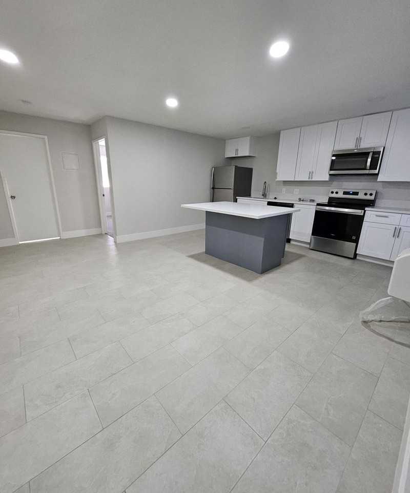 Apartments in the Heart of Las Vegas - Photo 5 of 34