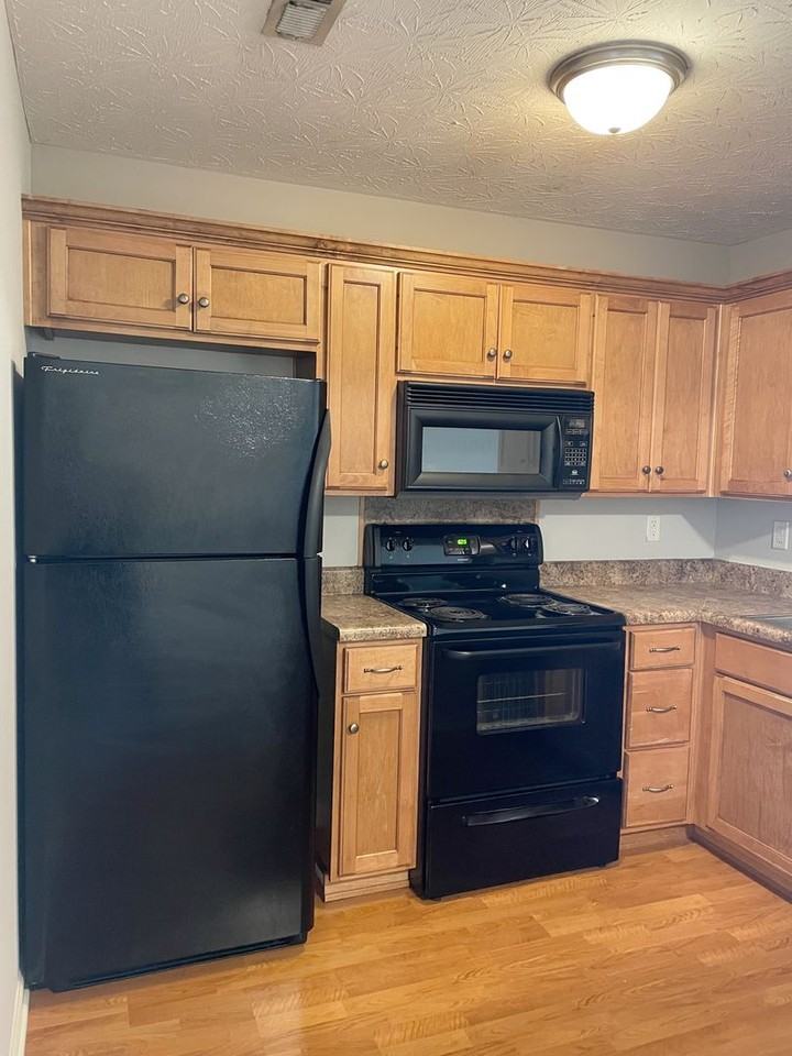 McFadin Station Apartments - Photo 6 of 16