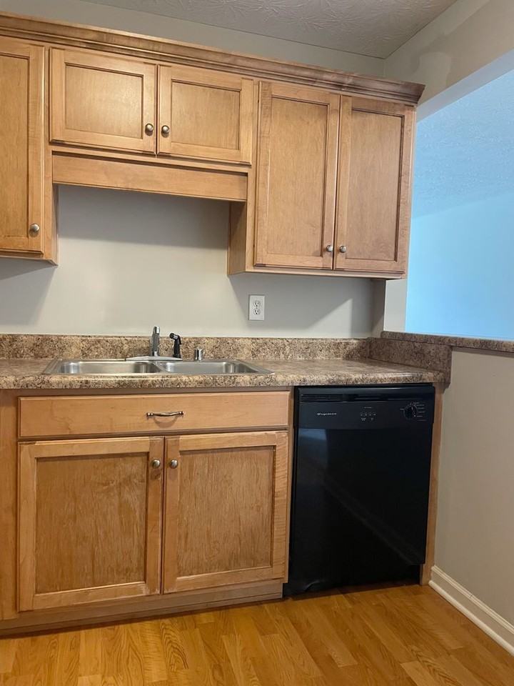 McFadin Station Apartments - Photo 7 of 16