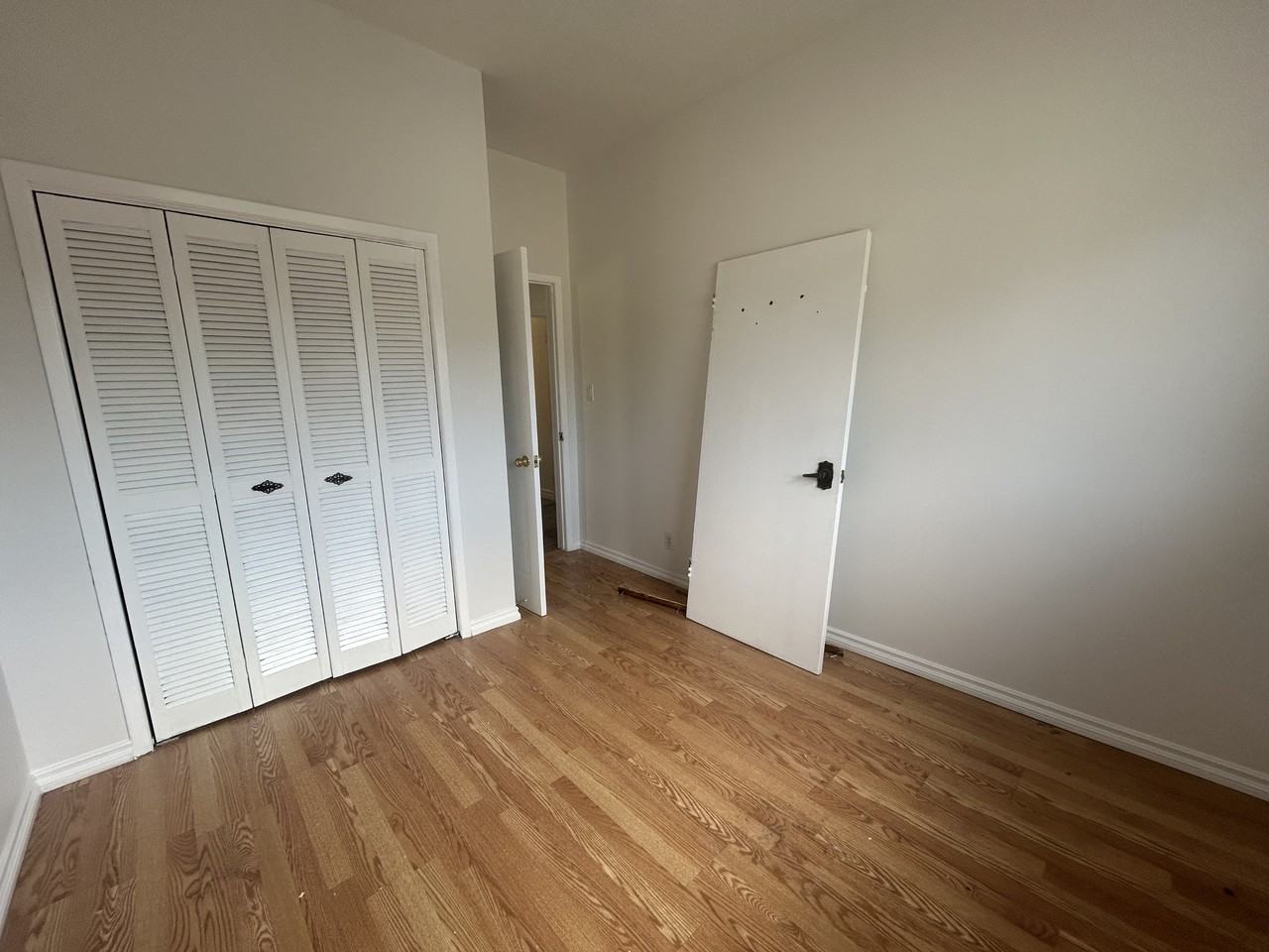 865 King St E #2 - Photo 3 of 5