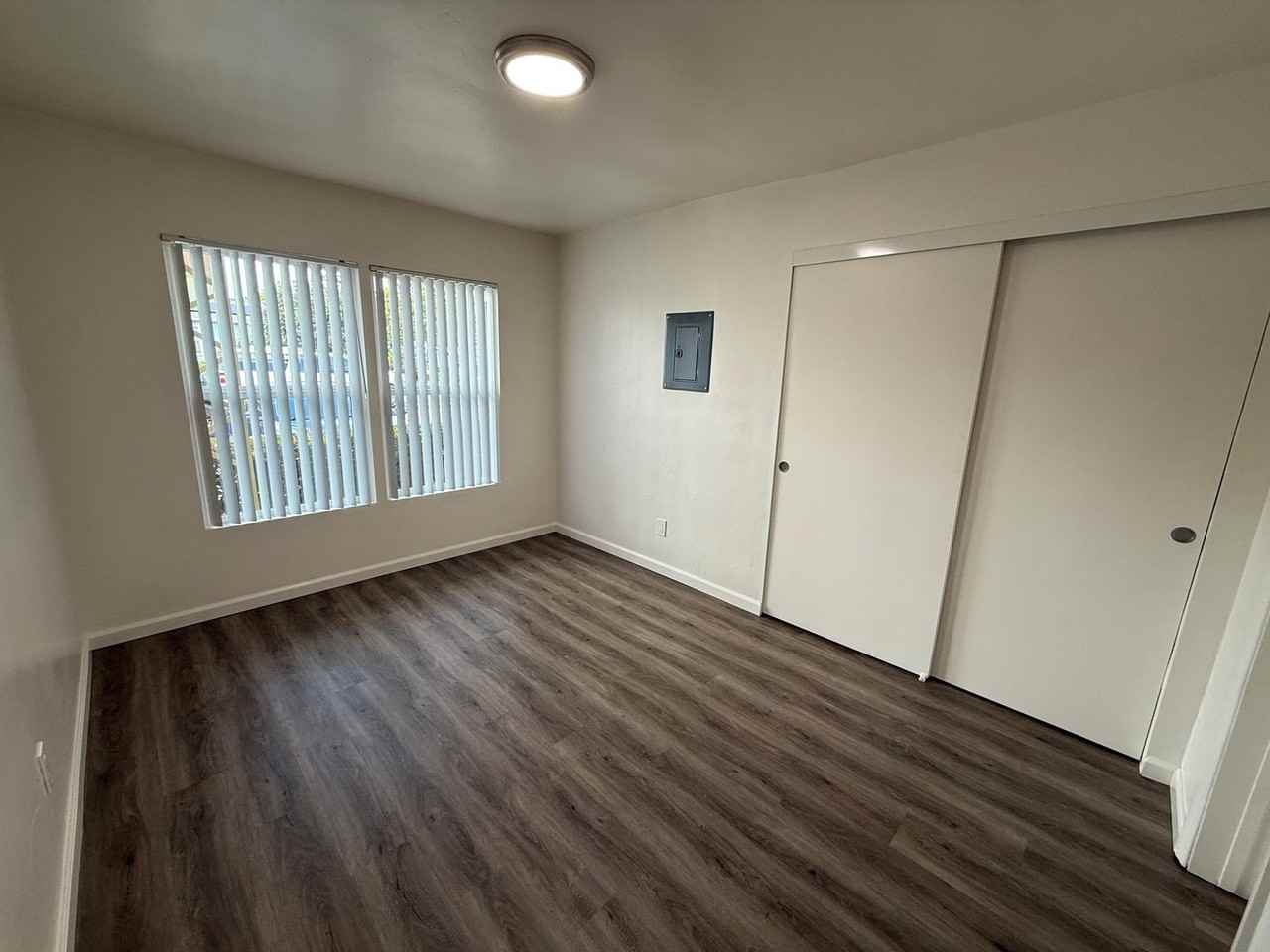 814 4th St #6 - Photo 2 of 6