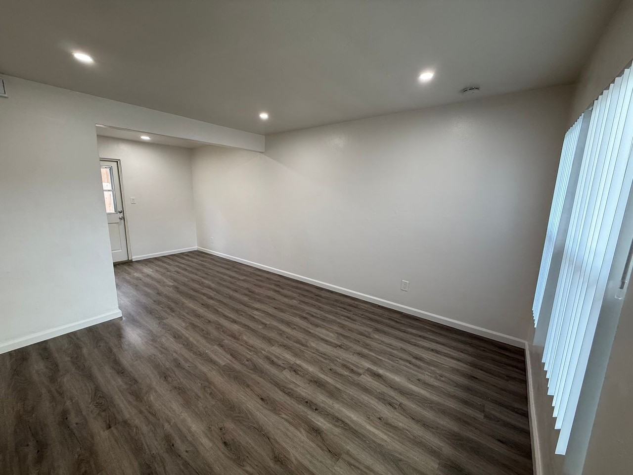 814 4th St #6 - Photo 6 of 6