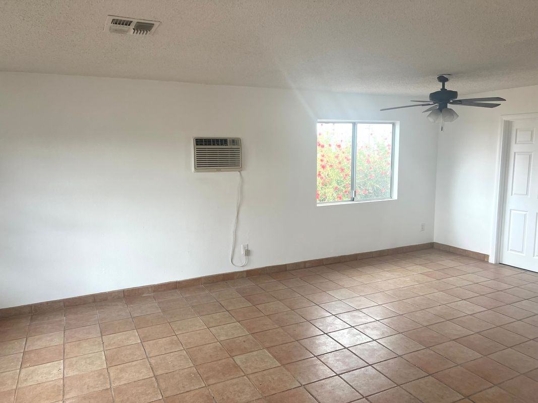 58573 Sunflower Dr - Photo 2 of 5