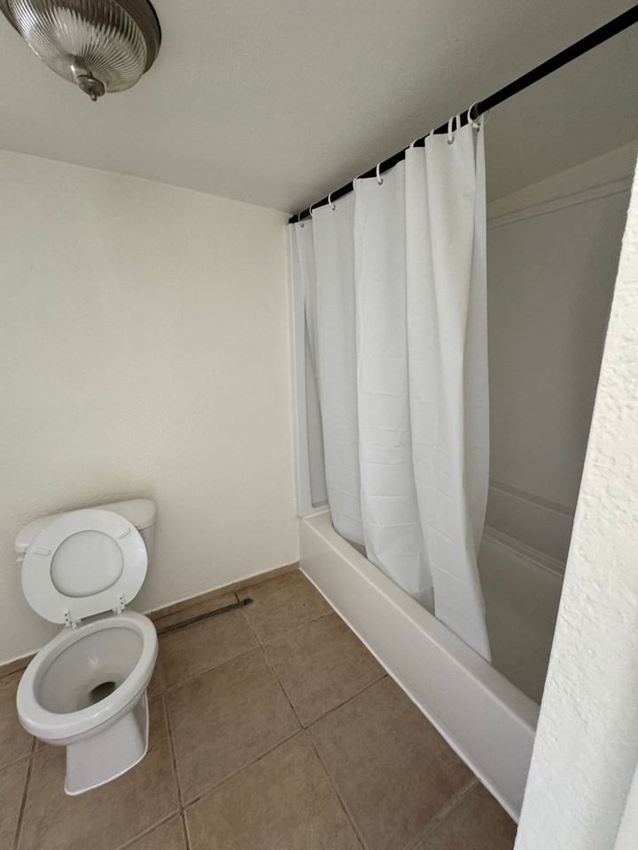 10919 - Photo 2 of 6